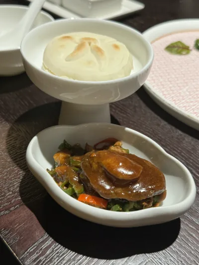 Abalone with chillies, served alongside Baiji flatbread at Cai Feng Lou, HUALUXE Xi'an Tanghua